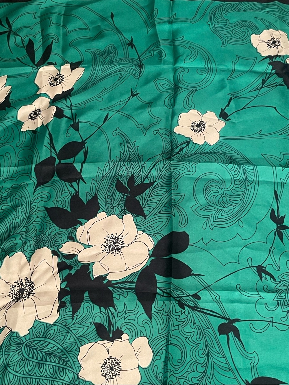 Elizabeth Roma – Vintage Silk Carre Scarf – Emerald Graphic Botanical – 31”x31” - Picture 8 of 10